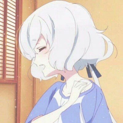 女子睡觉被15斤猫咪压致手腕骨折